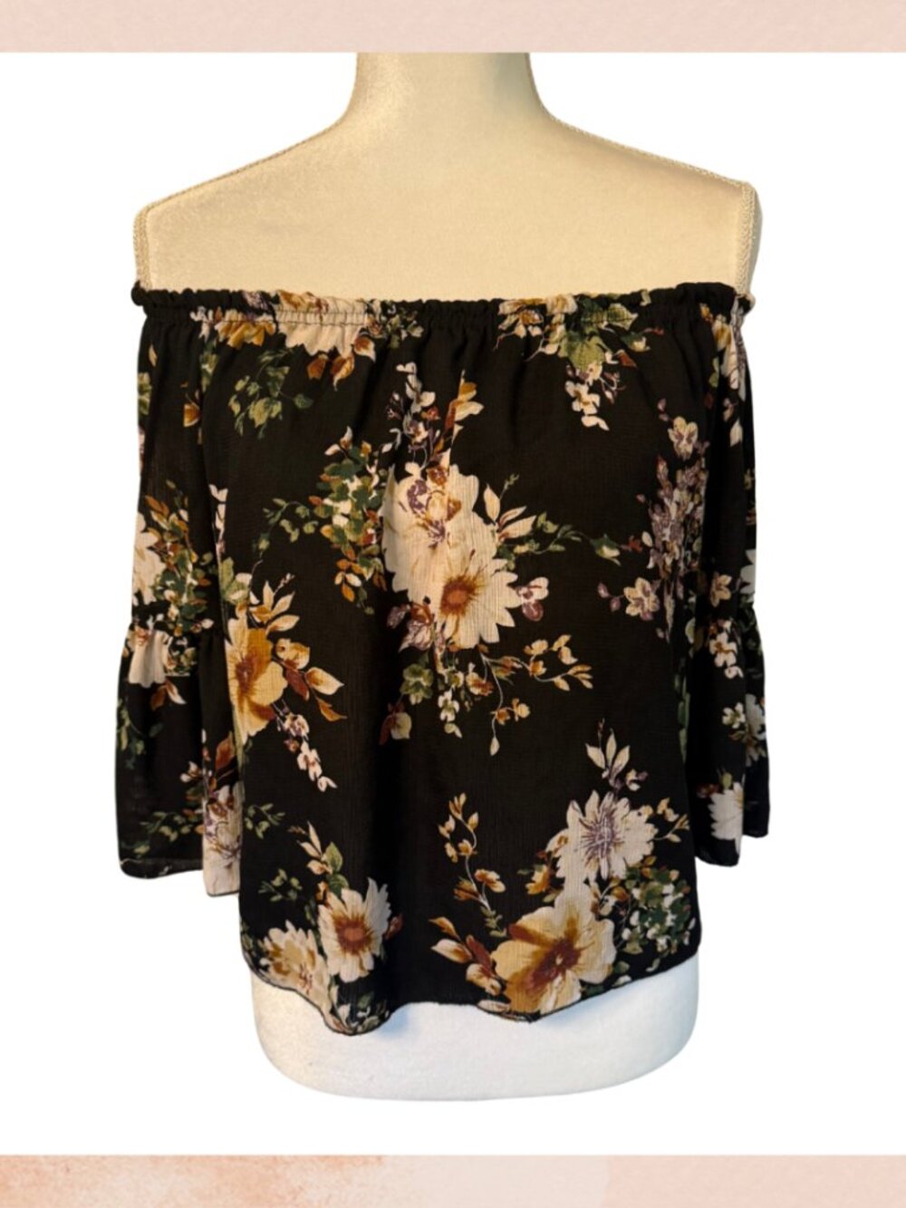 Persaya Black Floral Cropped Off-Shoulder Ruffle Sleeve Blouse
